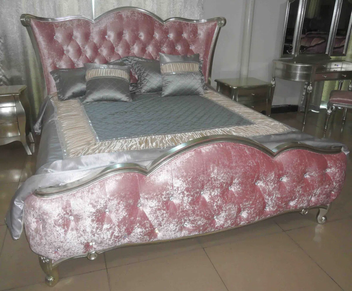 Beds and bedrooms A203