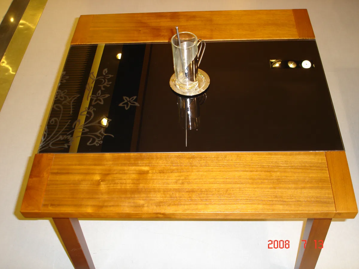 Tables, consoles and tabletops 8D0C76460A9F