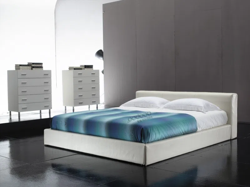 Beds and bedrooms PB0976