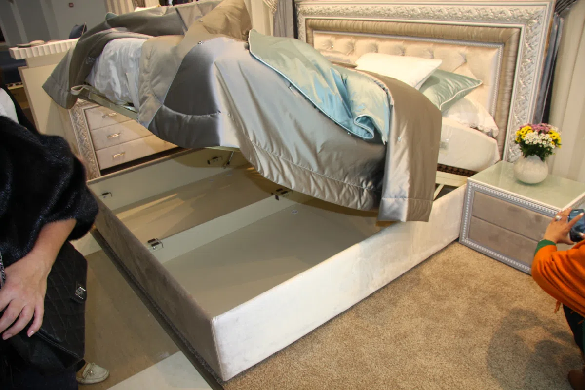 Beds and bedrooms IMG_4157