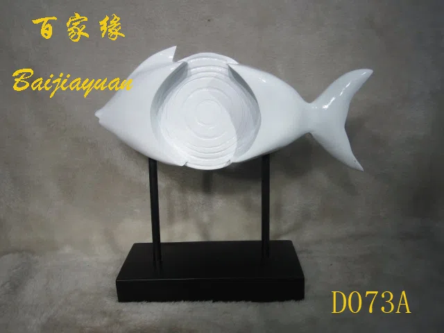 Статуэтки и скульптурный декор D073