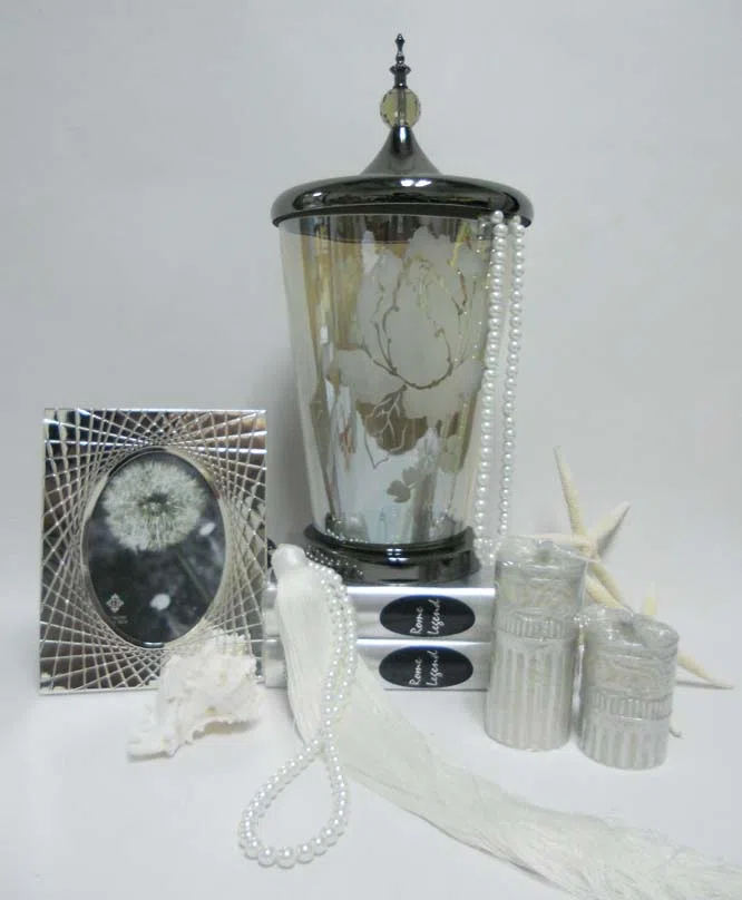 Candle holders and candelabras K068C
