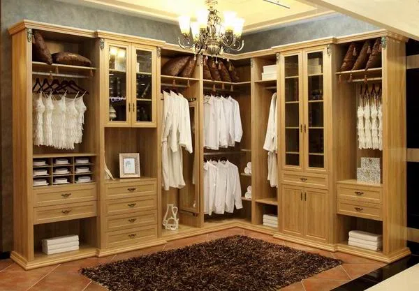 Cabinets, dressers and shelves 311