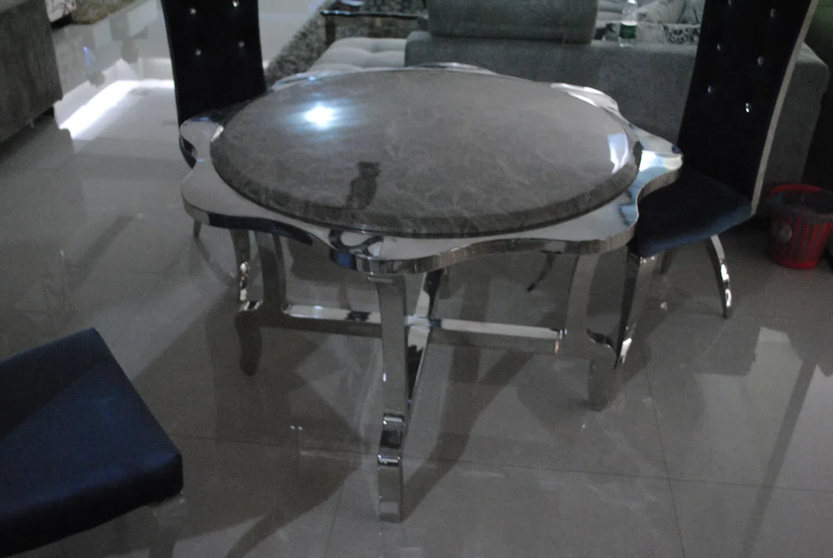 Tables, consoles and tabletops 4