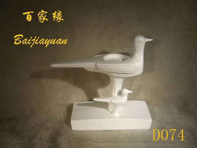 Статуэтки и скульптурный декор D074