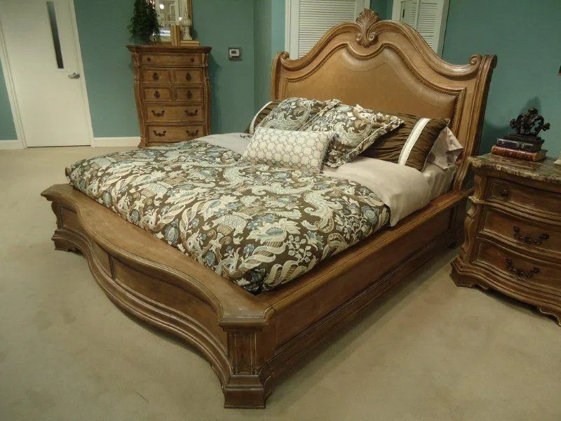 Beds and bedrooms DSC03671