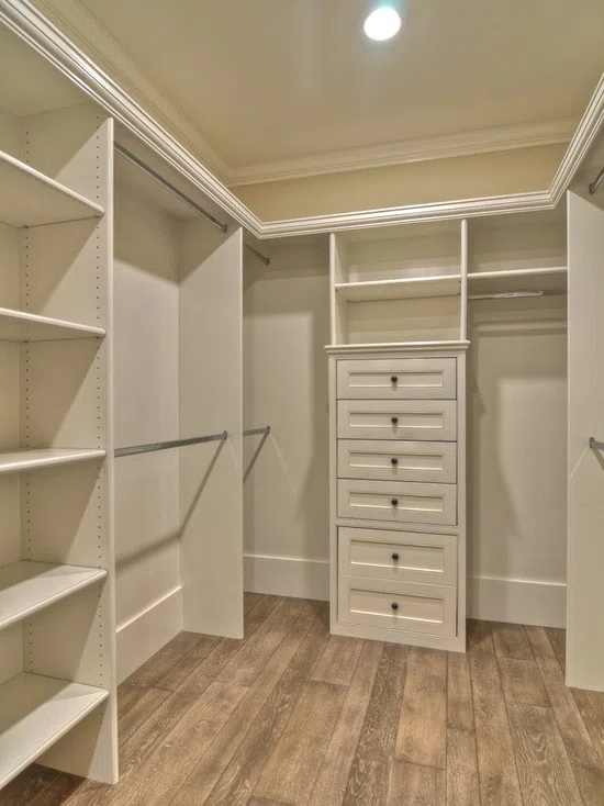 Cabinets, dressers and shelves 117