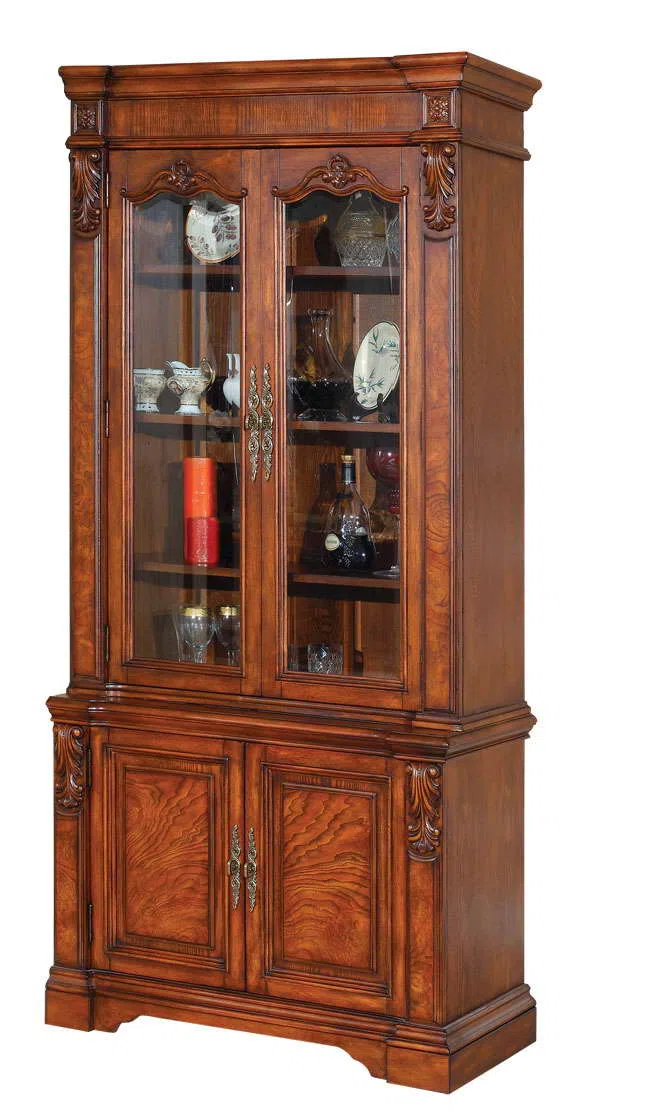Cabinets, dressers and shelves H912
