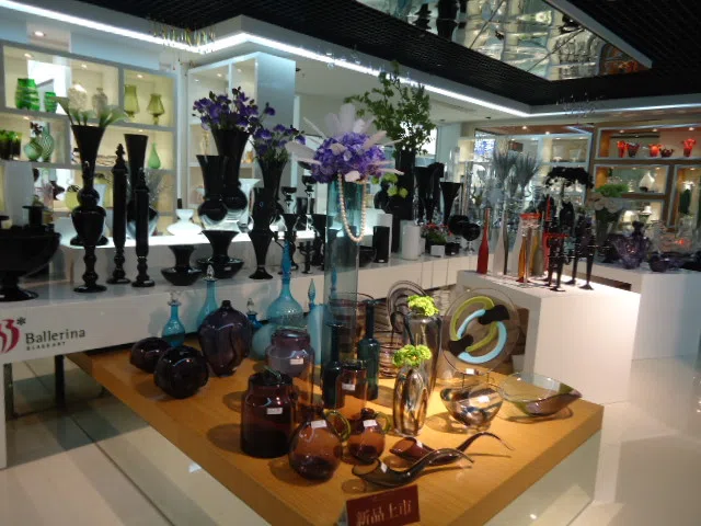 Decor and interior accessory selections DSC03865
