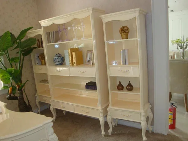 Cabinets, dressers and shelves DSC09574