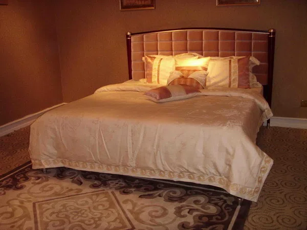 Beds and bedrooms A8705