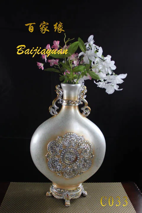 Decor and interior accessory selections C033