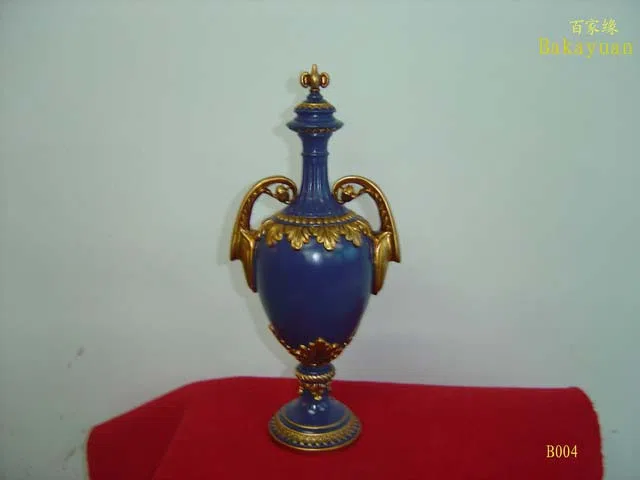 Decor and interior accessory selections B004