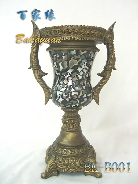 Decor and interior accessory selections B001