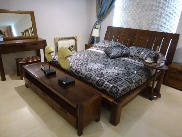 Beds and bedrooms DSC04336