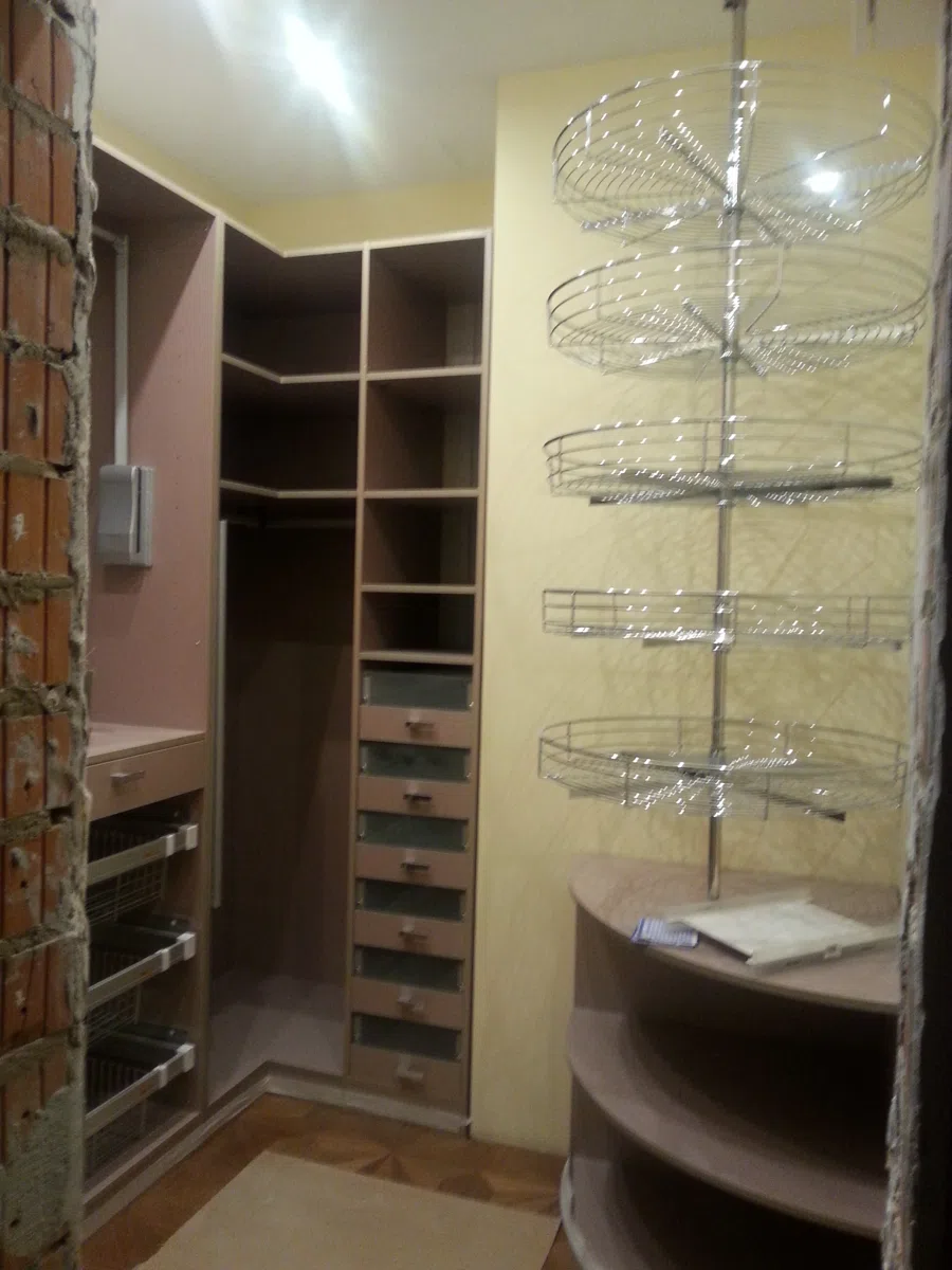 Cabinets, dressers and shelves 20131122_171607