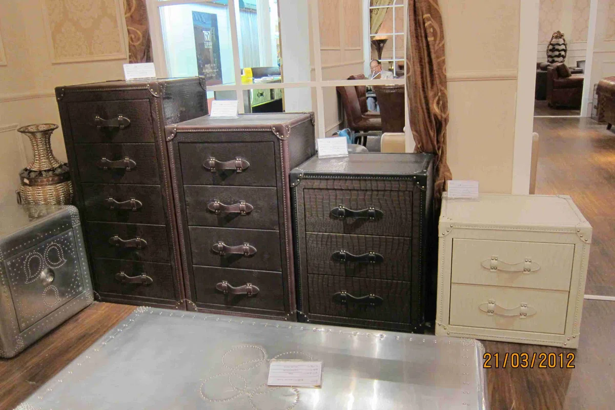 Cabinets, dressers and shelves A1C0D9A77289