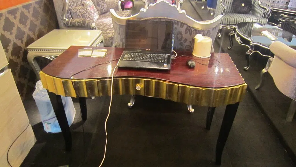 Tables, consoles and tabletops 1 (763)