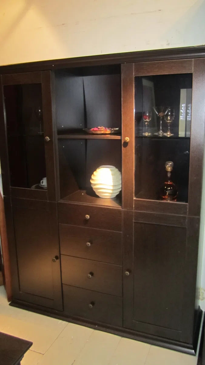 Cabinets, dressers and shelves A2BBD4DE1752