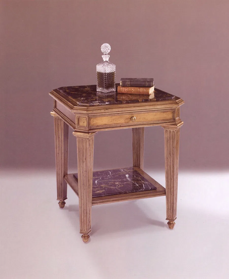 Tables, consoles and tabletops 8208.