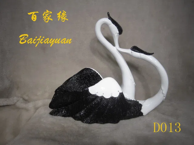 Статуэтки и скульптурный декор D013
