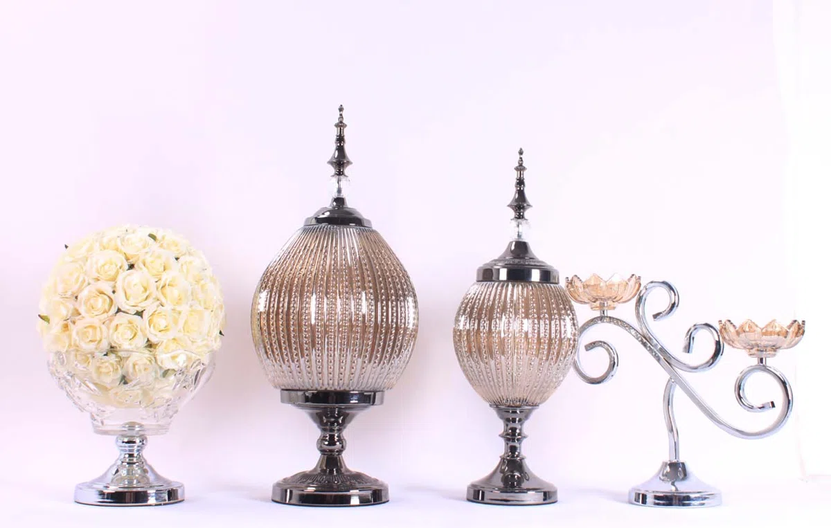 Candle holders and candelabras K116