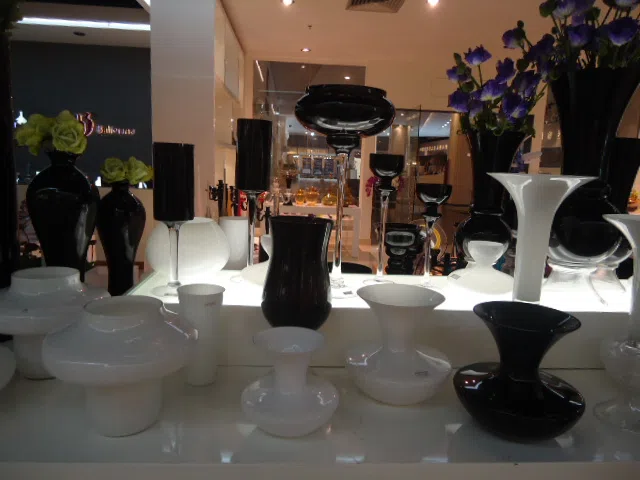 Decor and interior accessory selections DSC03872