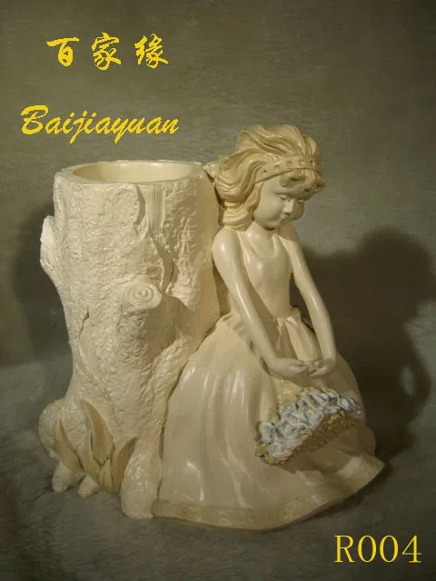 Статуэтки и скульптурный декор R004