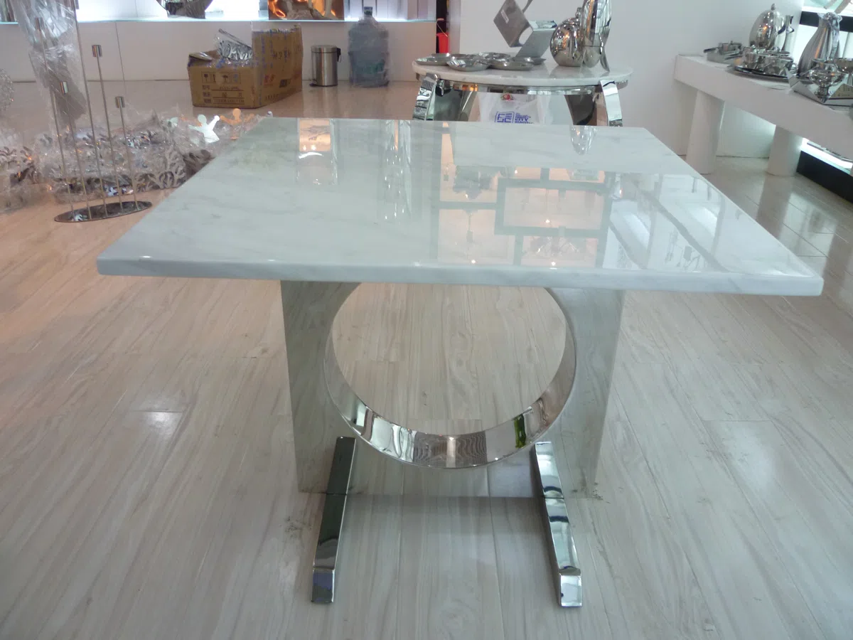 Tables, consoles and tabletops P1020461