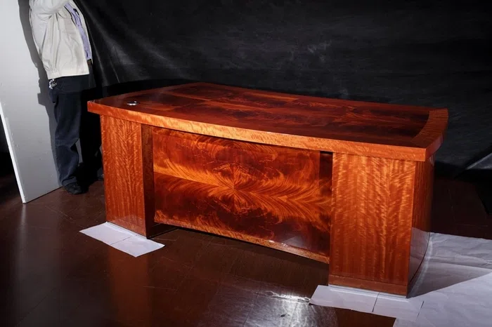 Tables, consoles and tabletops AD2248C085AB