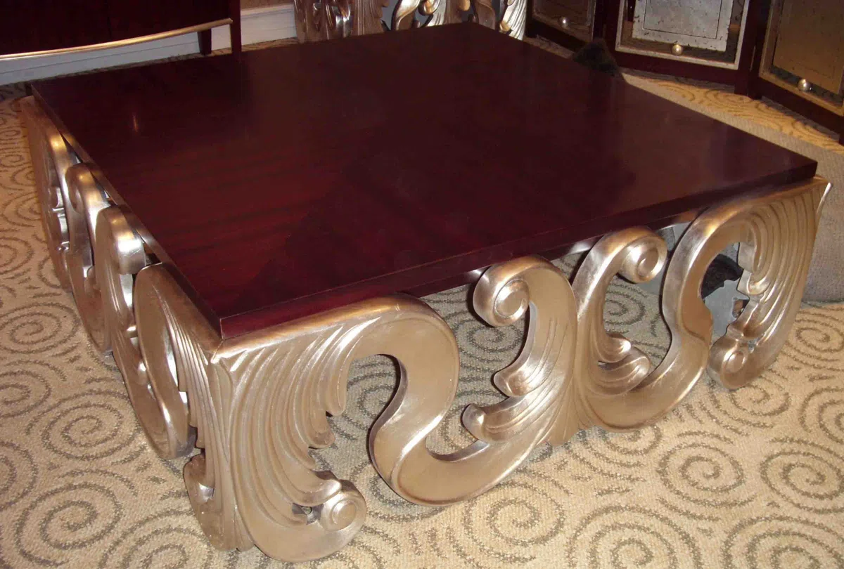Tables, consoles and tabletops R8722