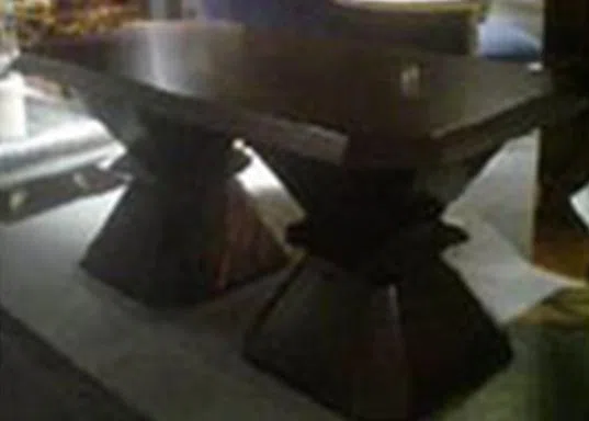 Tables, consoles and tabletops A006