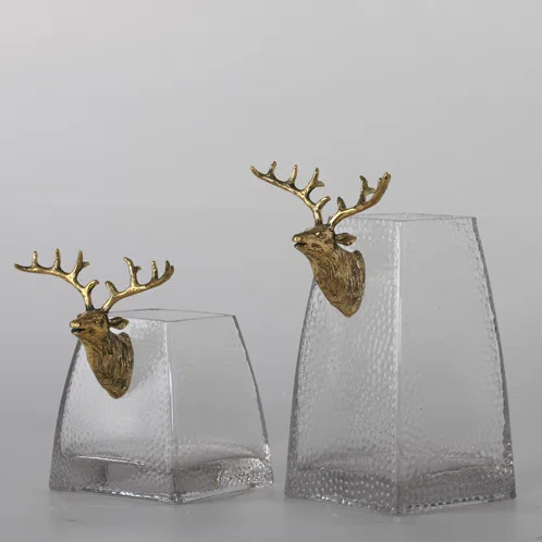 Decor and interior accessory selections 127