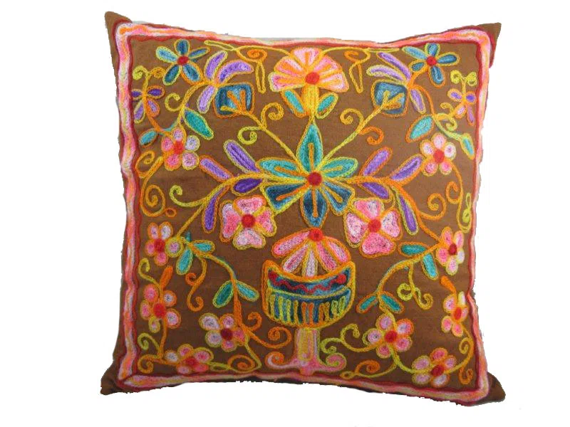Textiles, curtains and cushions 9095