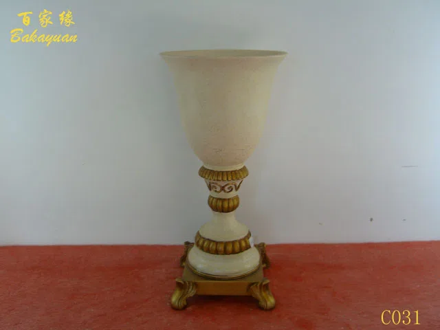 Decor and interior accessory selections C031