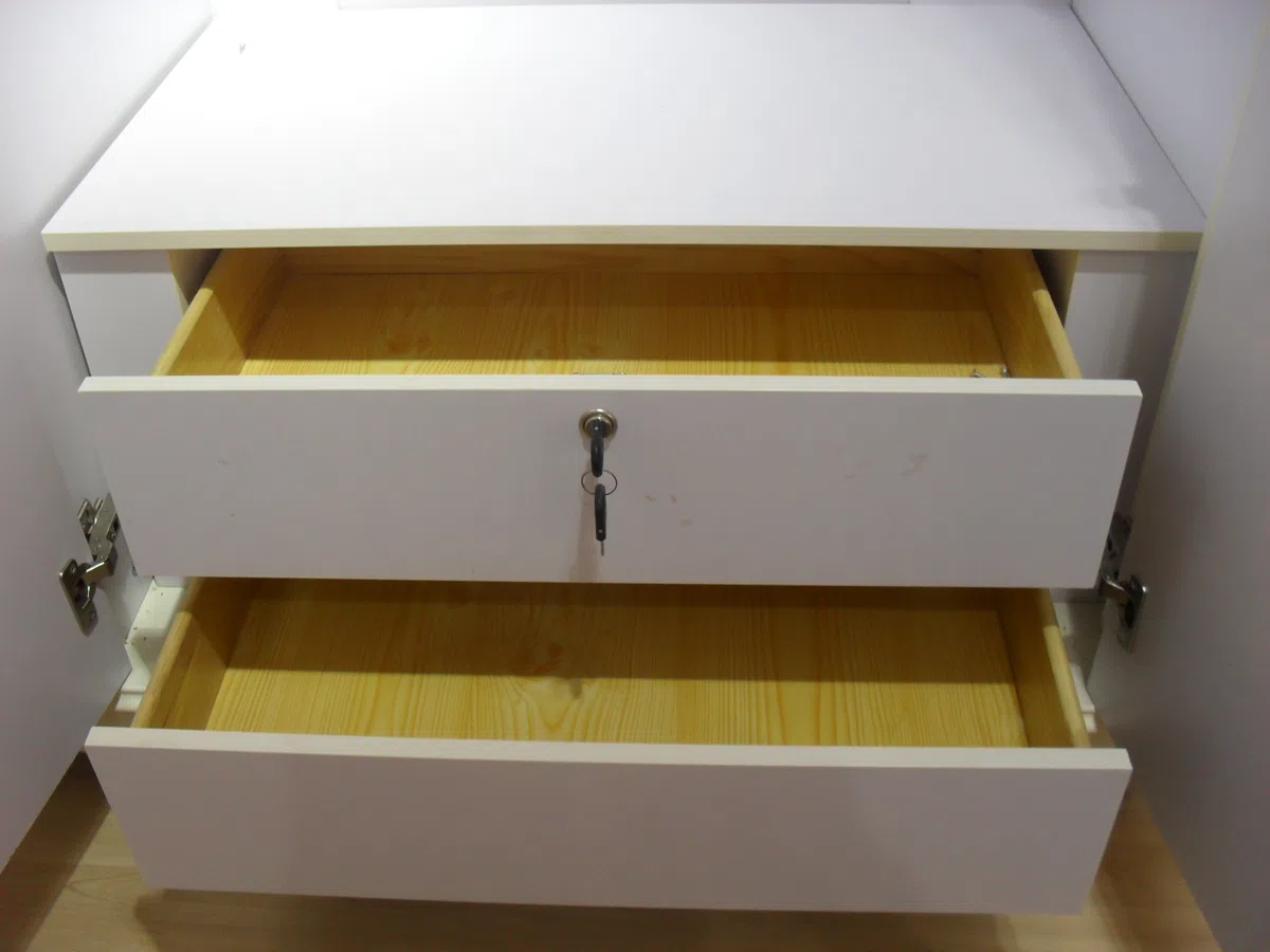Cabinets, dressers and shelves B63561C1AEE5