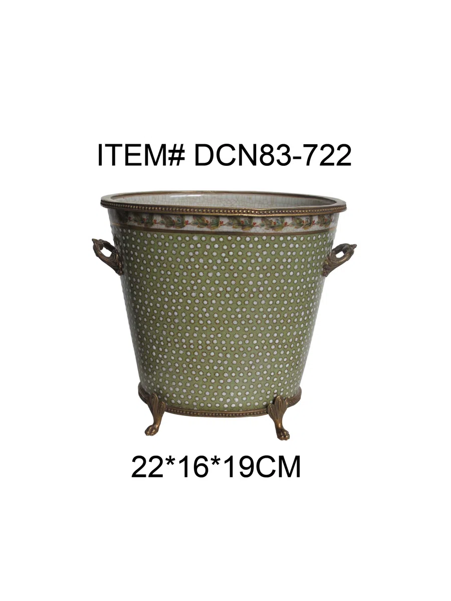 Mixed catalogues and selections DCN83-722