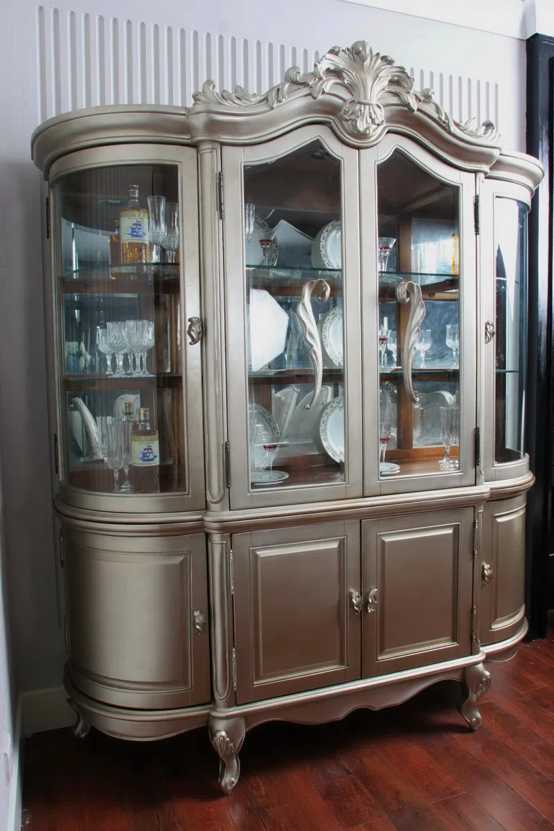 Cabinets, dressers and shelves B8B7FE3E0A4C
