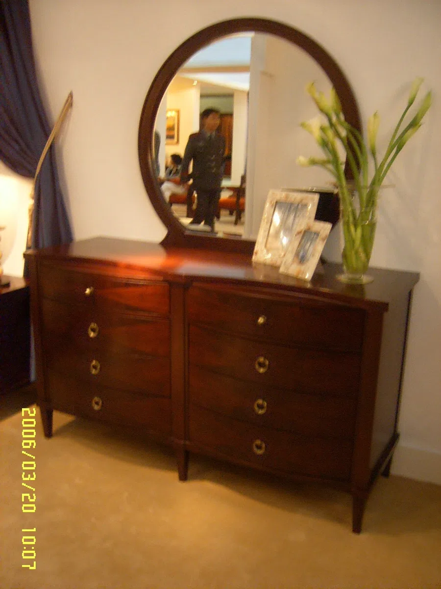 Cabinets, dressers and shelves C158