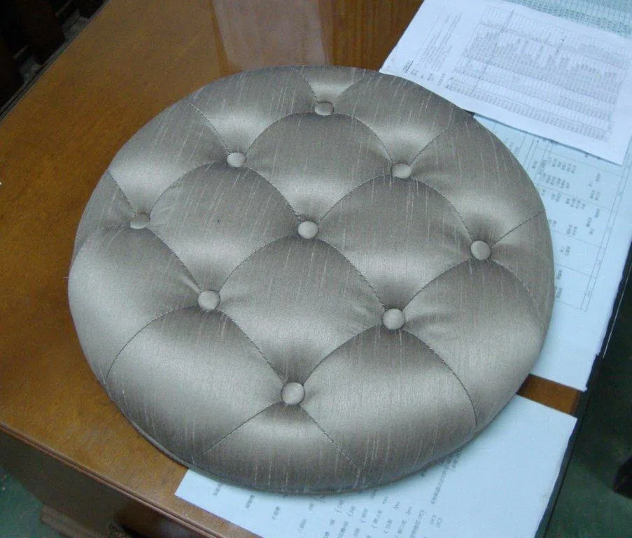 Смешанные каталоги и подборки 115-655136 cushion with wrapped button 032913