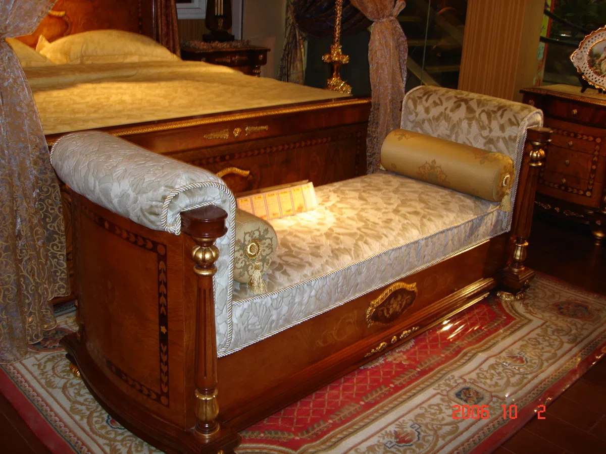 Beds and bedrooms DSC00952