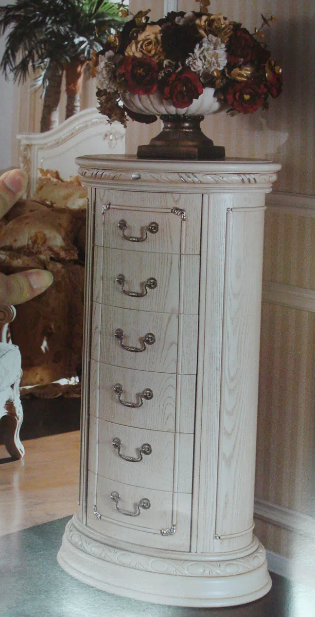 Cabinets, dressers and shelves DSC06806