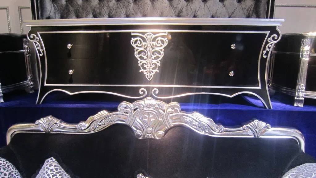 Tables, consoles and tabletops 1 (629)
