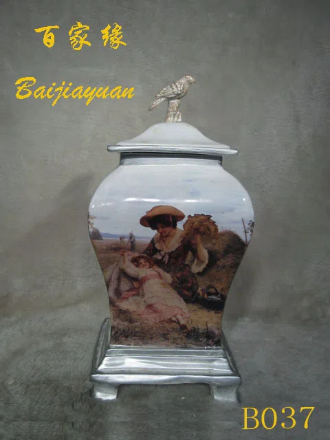 Статуэтки и скульптурный декор B037