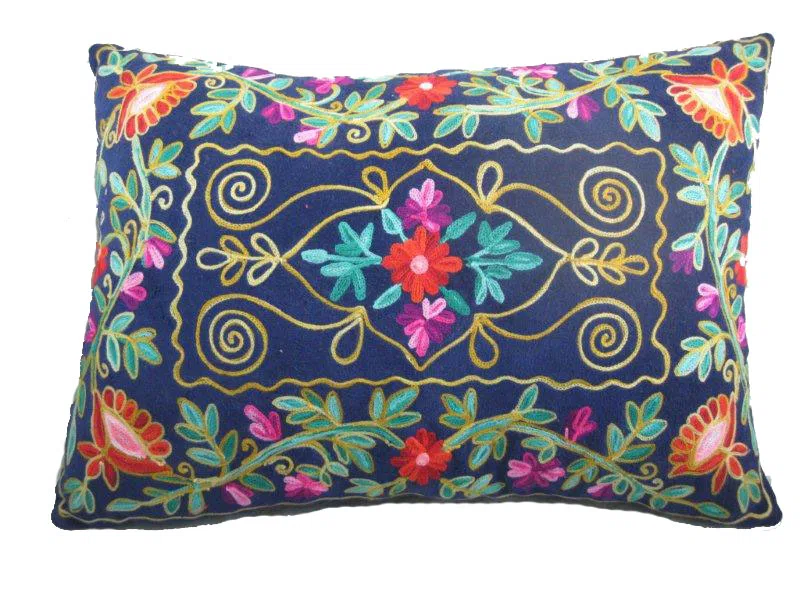 Textiles, curtains and cushions 9080