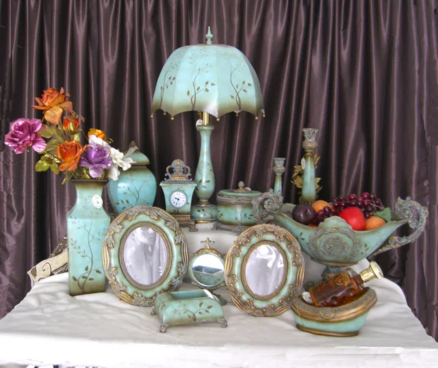 Decor and interior accessory selections BF7B5569161B