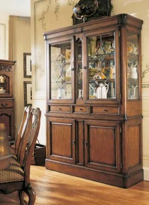 Cabinets, dressers and shelves 320-842