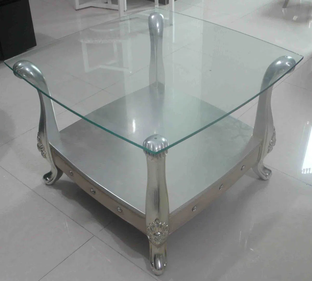 Tables, consoles and tabletops R236