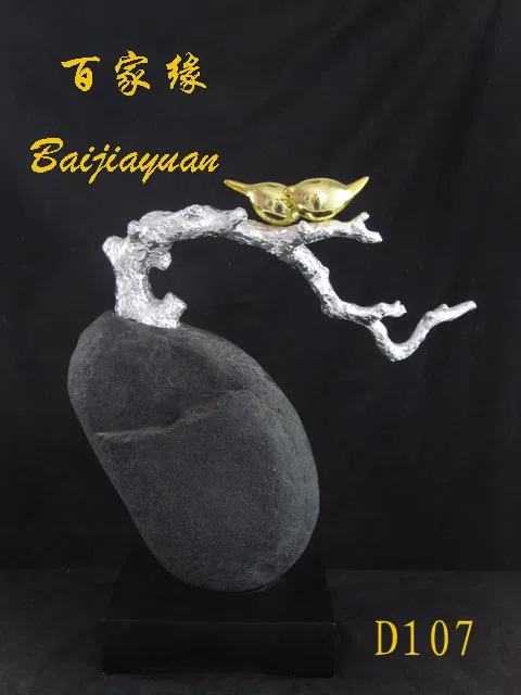 Статуэтки и скульптурный декор D107