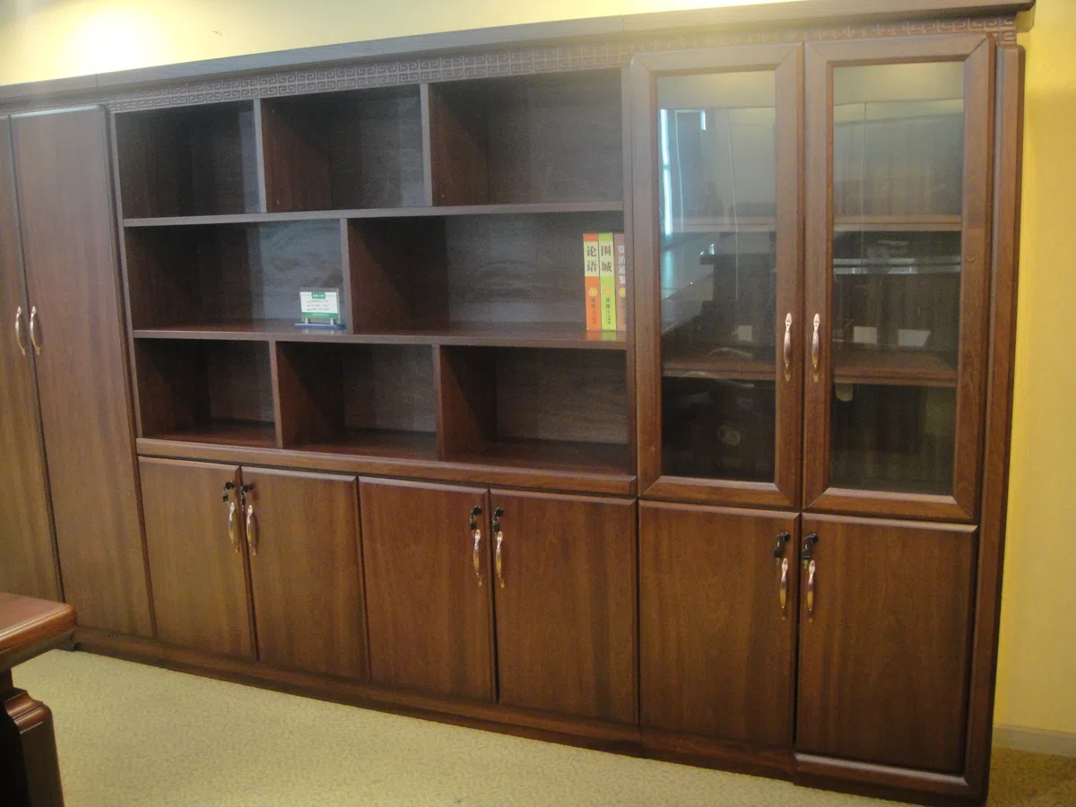 Cabinets, dressers and shelves P08